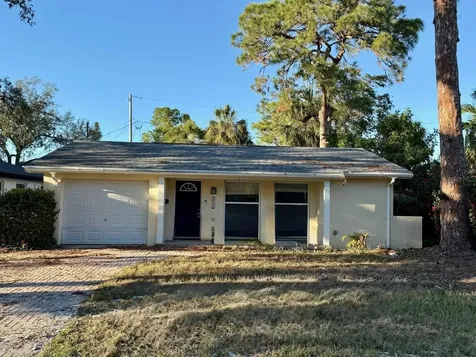 1711 Michigan Avenue NE St Petersburg FL 33703