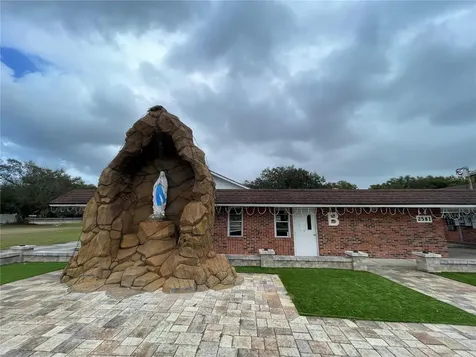 2581 Sanford Avenue Sanford FL 32773