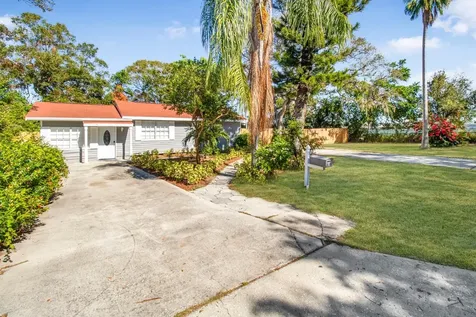 504 13th Avenue NW Largo FL 33770