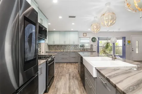 719 Wood Lane Sarasota FL 34237