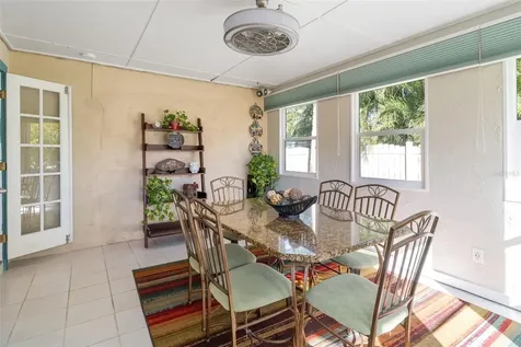719 Wood Lane Sarasota FL 34237
