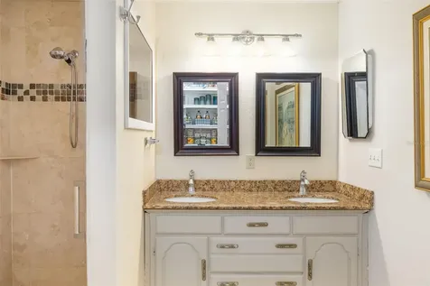 719 Wood Lane Sarasota FL 34237