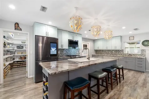 719 Wood Lane Sarasota FL 34237