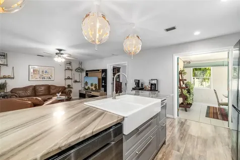 719 Wood Lane Sarasota FL 34237