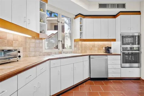 86 Lake Side Villas Vega Alta PR 00692