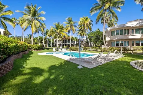 86 Lake Side Villas Vega Alta PR 00692
