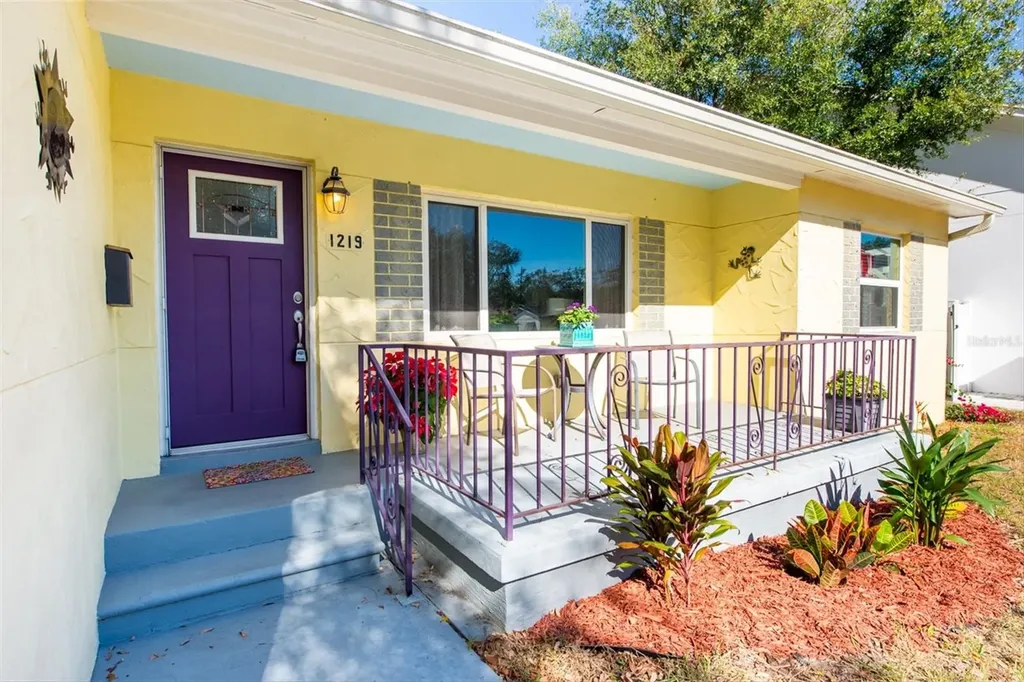1219 46th Avenue N St Petersburg FL 33703