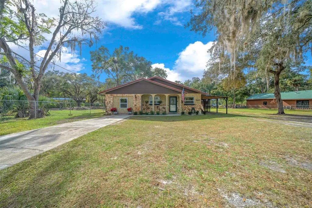 6556 SE 173rd Court Ocklawaha FL 32179