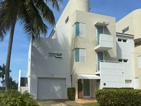 Calle Kennedy Villas Golf Calle Kennedy Dorado PR 00646
