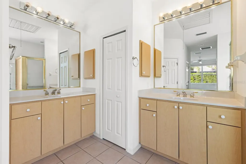 9143 Willow Brook Drive Sarasota FL 34238