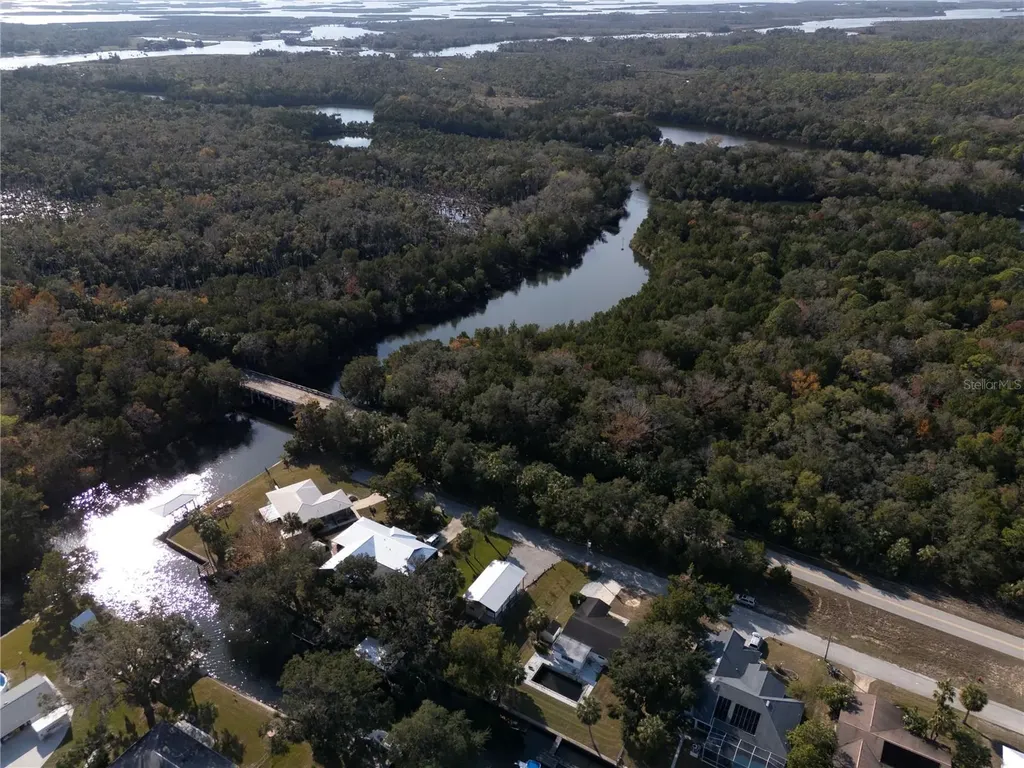 3879 N Seminole Point Crystal River FL 34428