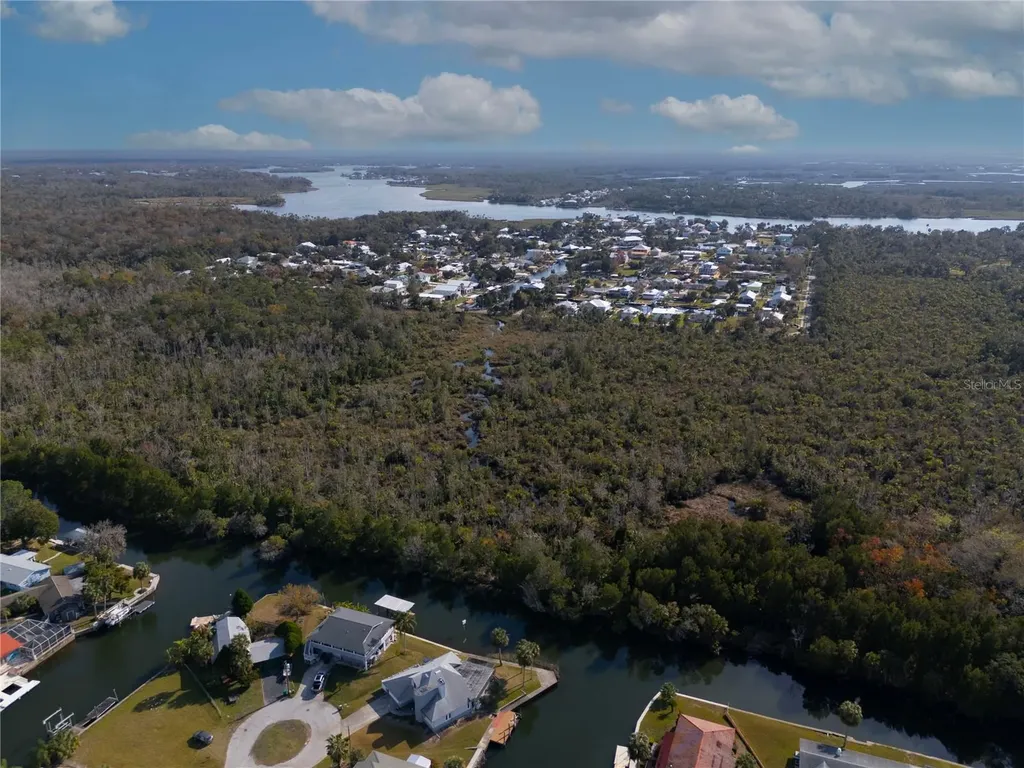 3879 N Seminole Point Crystal River FL 34428