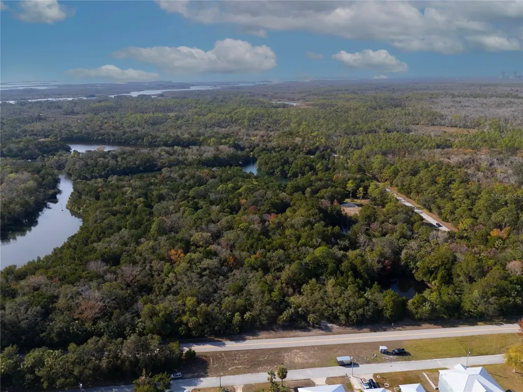 3879 N Seminole Point Crystal River FL 34428