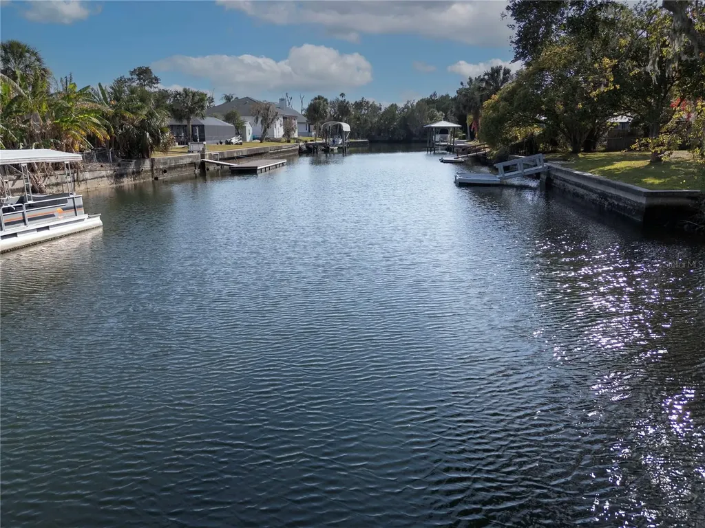 3879 N Seminole Point Crystal River FL 34428