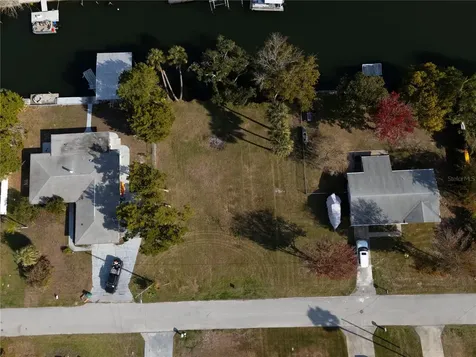 3879 N Seminole Point Crystal River FL 34428