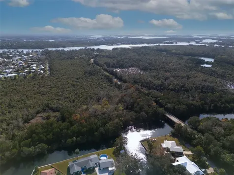 3879 N Seminole Point Crystal River FL 34428