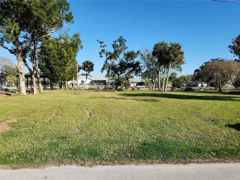 3879 N Seminole Point Crystal River FL 34428