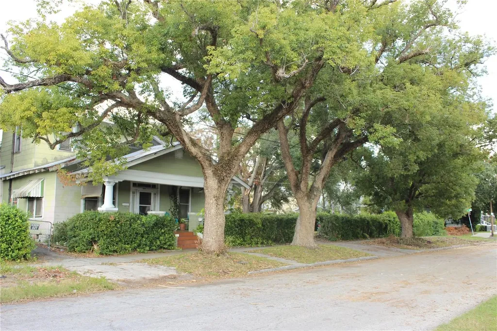 908 E 17th Avenue Tampa FL 33605