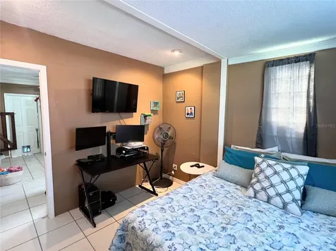 7954 43rd Avenue N St Petersburg FL 33709
