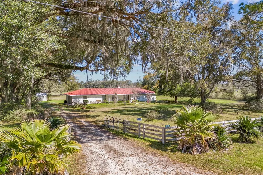 4510 SE County Road 232 Trenton FL 32693