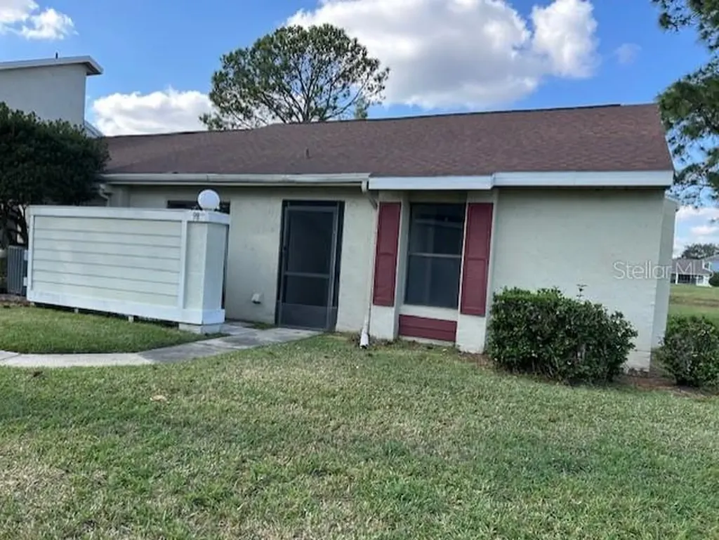 98 Pine Island Circle Kissimmee FL 34743
