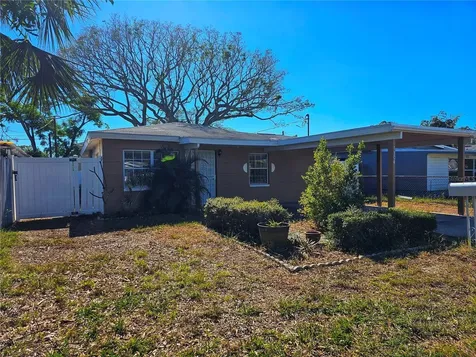 7304 36th Avenue N St Petersburg FL 33710