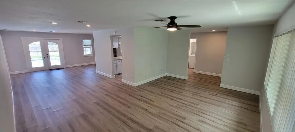 7801 17th Way N St Petersburg FL 33702