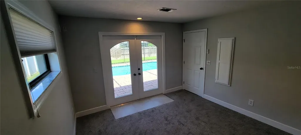 7801 17th Way N St Petersburg FL 33702
