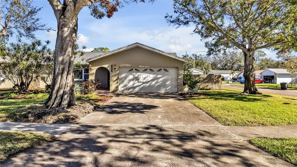 7801 17th Way N St Petersburg FL 33702