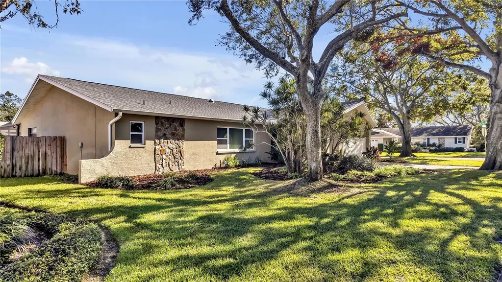 7801 17th Way N St Petersburg FL 33702