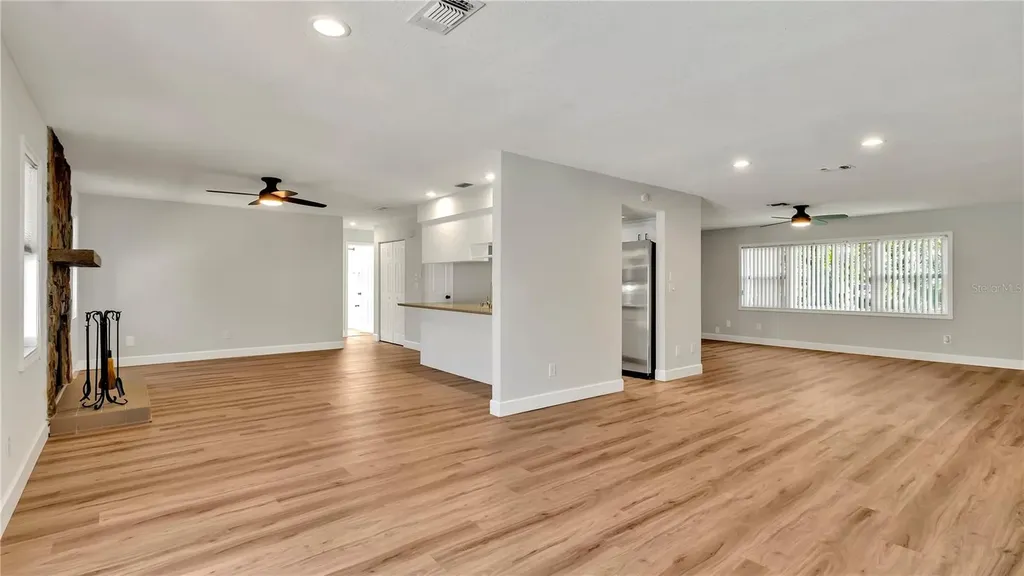 7801 17th Way N St Petersburg FL 33702