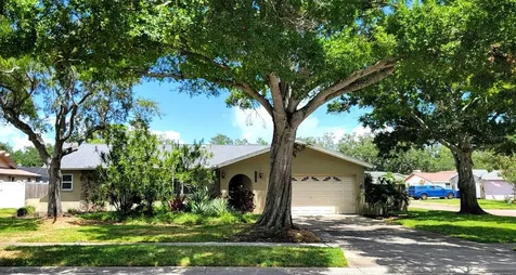 7801 17th Way N St Petersburg FL 33702