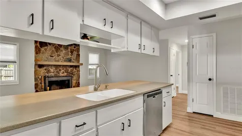 7801 17th Way N St Petersburg FL 33702