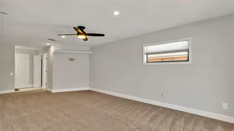 7801 17th Way N St Petersburg FL 33702