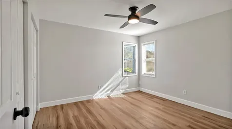 7801 17th Way N St Petersburg FL 33702