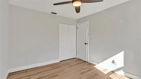 7801 17th Way N St Petersburg FL 33702