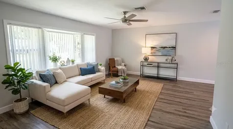 7801 17th Way N St Petersburg FL 33702