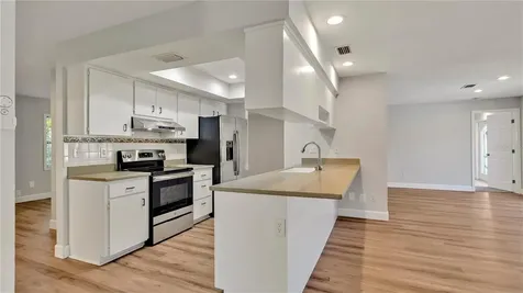 7801 17th Way N St Petersburg FL 33702