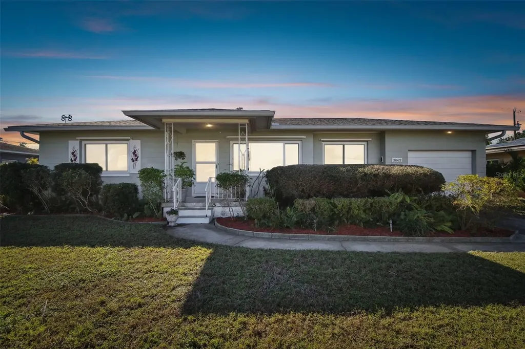 3862 21st Avenue N St Petersburg FL 33713