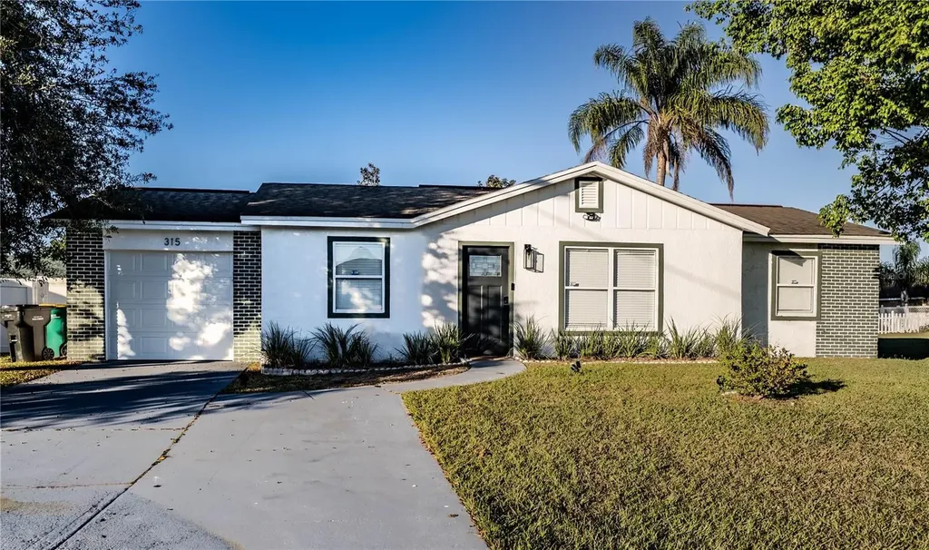 315 Lauderdale Court Kissimmee FL 34759