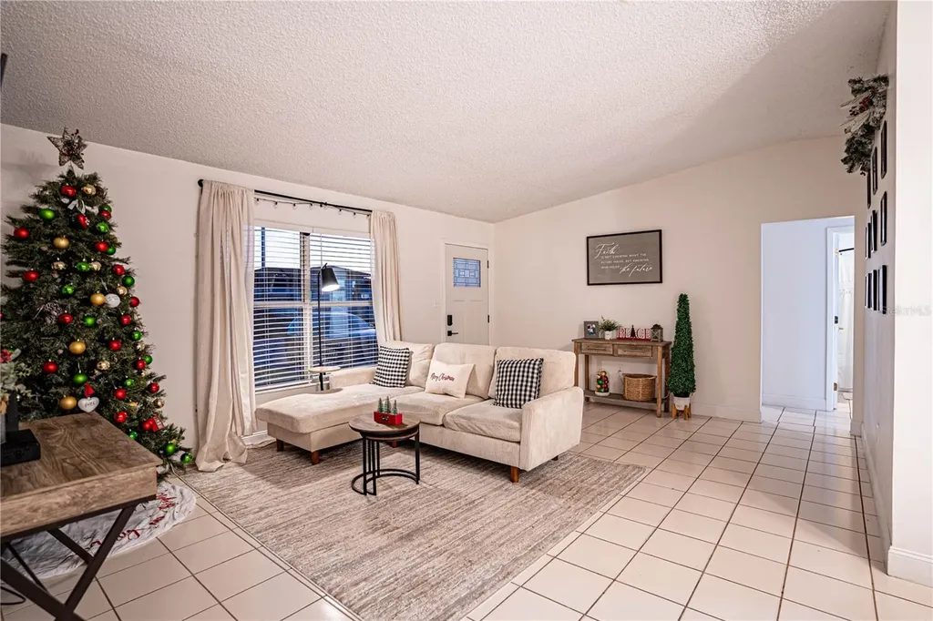 315 Lauderdale Court Kissimmee FL 34759