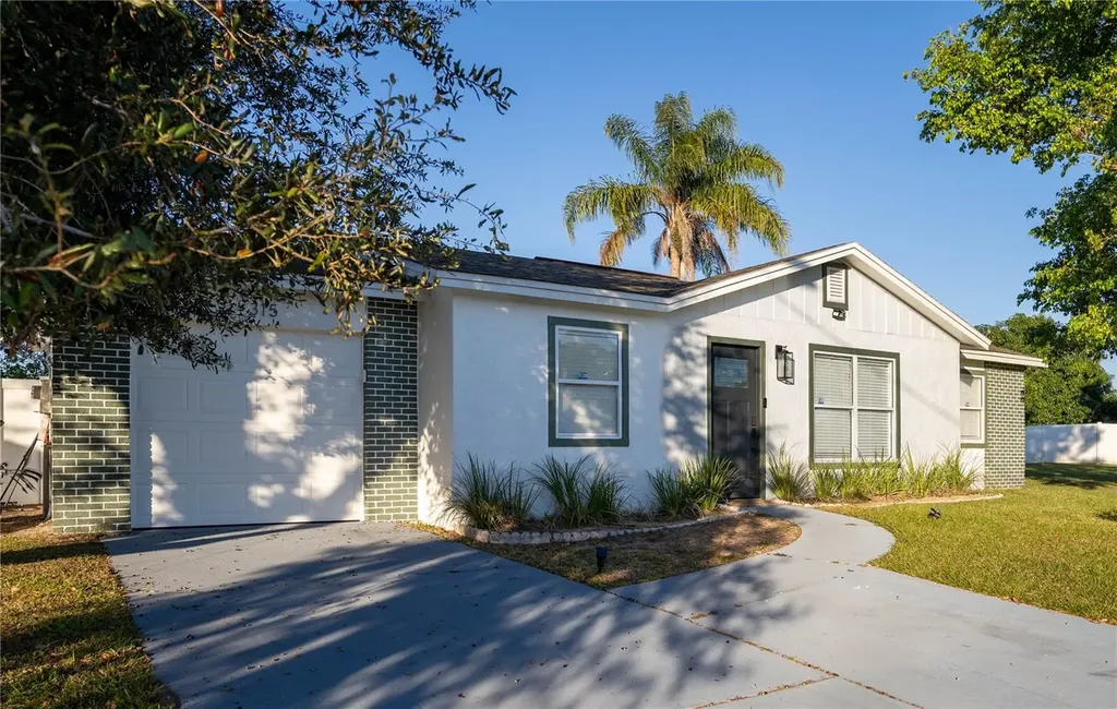 315 Lauderdale Court Kissimmee FL 34759