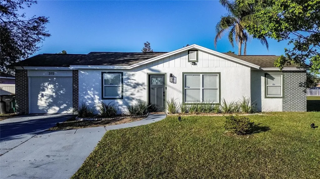 315 Lauderdale Court Kissimmee FL 34759