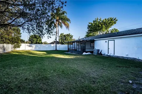 315 Lauderdale Court Kissimmee FL 34759
