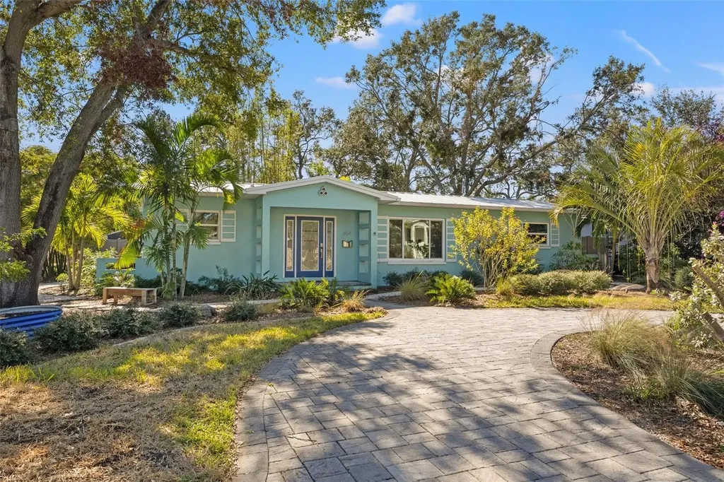 454 35th Avenue NE St Petersburg FL 33704