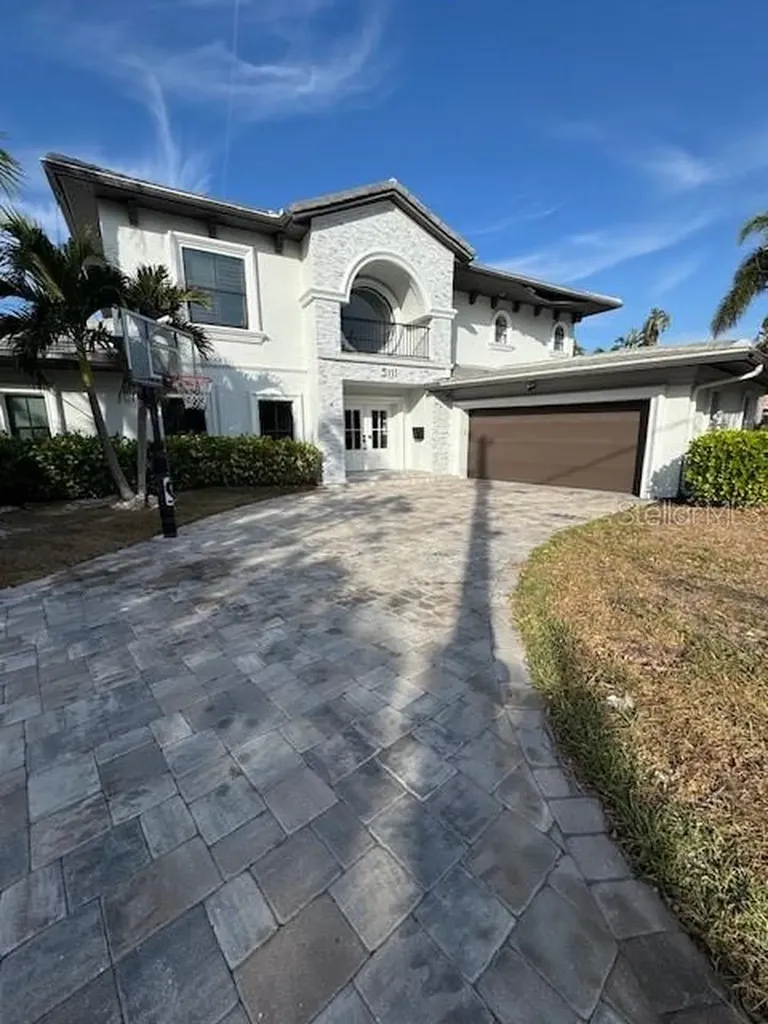 5111 W Poe Avenue Tampa FL 33629