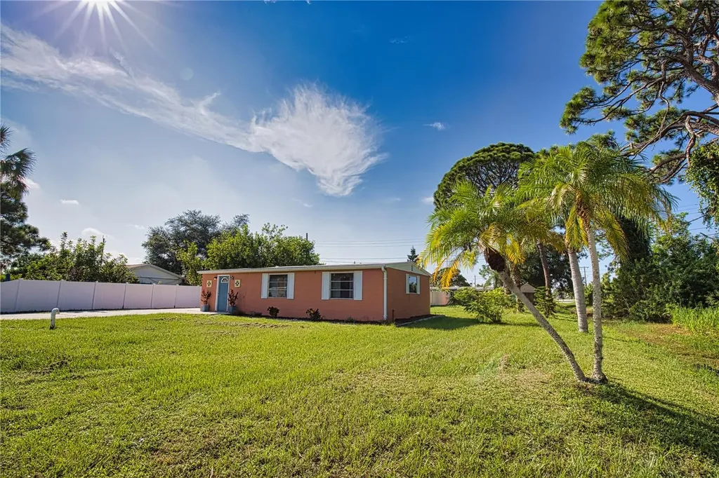 1605 Phillip Place Englewood FL 34223