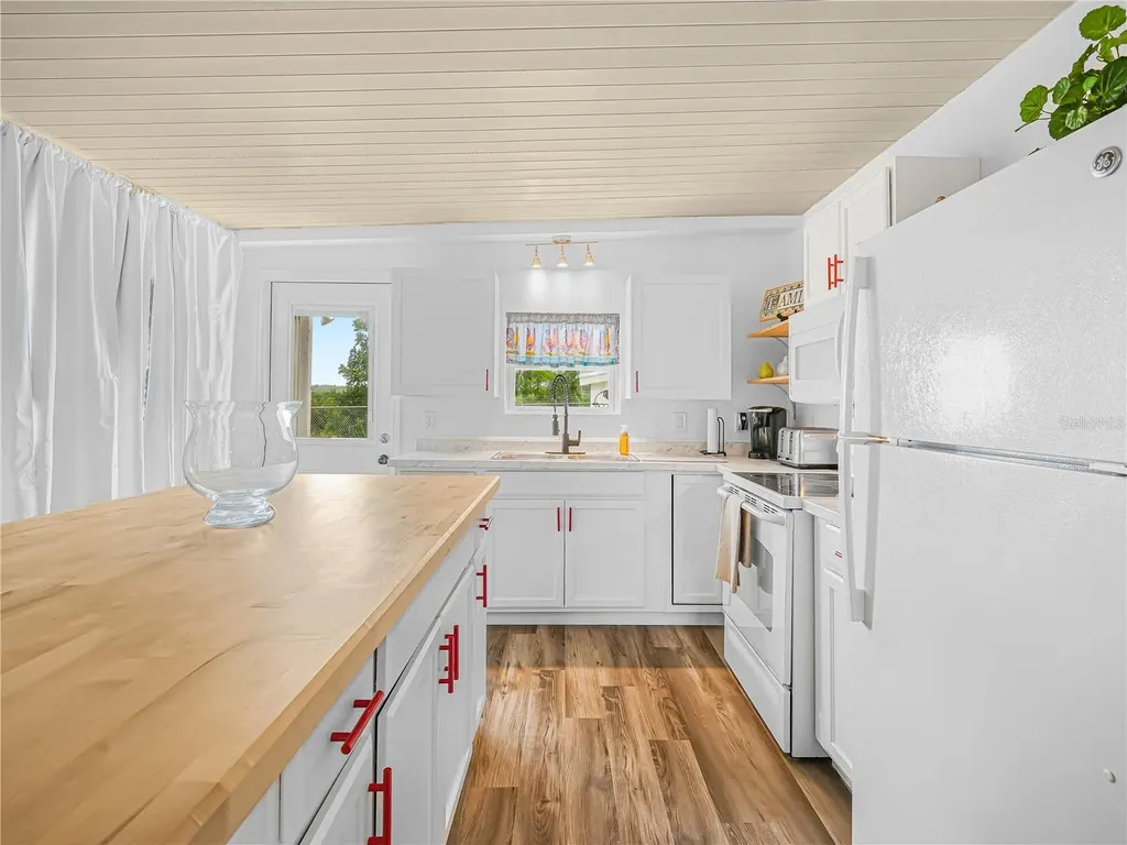 40 Saddlebag Trail N Lake Wales FL 33898