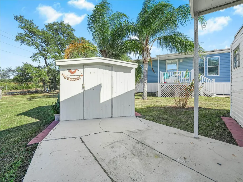 40 Saddlebag Trail N Lake Wales FL 33898
