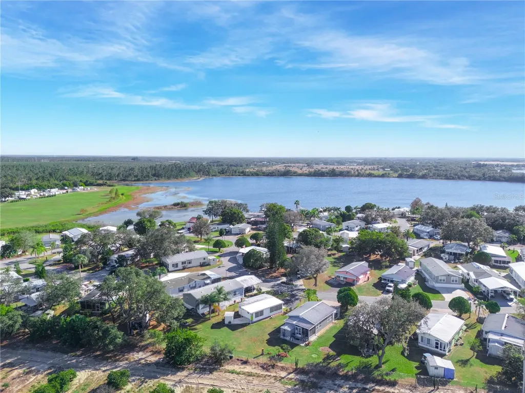 40 Saddlebag Trail N Lake Wales FL 33898